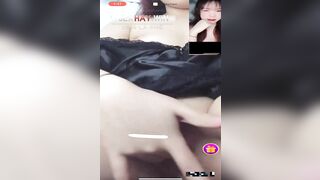 Em gái 2ka8  khoe lồn múp trắng hồng của mình