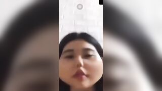 Nữ sinh nứng lồn call video với bạn thân