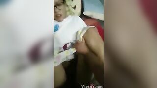 Học bài cũng không yên với anh