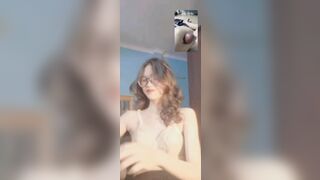 Chat sex với em Kính cận love 10 dâm đãng