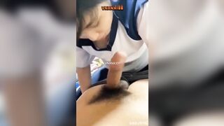 Gạ em học sinh vú to đi nhà nghỉ