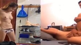 Đang cưỡi ngựa thì chồng gọi về