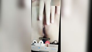 em gái show hàng kím tiền sinh sống