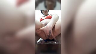 Chị máy bay thủ dâm với cái lồn thầy lầy