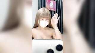 2 em gái xinh live fb 4