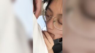 Bú cu cho lớp trưởng trong giờ ra chơi