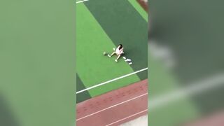 Học sinh public sân bóng như trốn không người