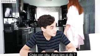 Lén chụp hình mẹ kế không ngờ bị phát hiện