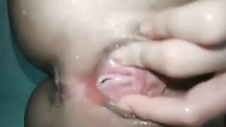 Em gái đi tắm không quên thủ dâm cho anh ny xem công nhận thằng ny số hưởng vkl anh ạ