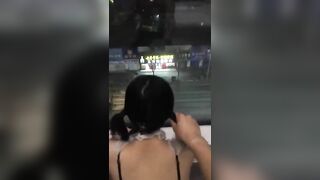 Địt con em gái ngay ban công
