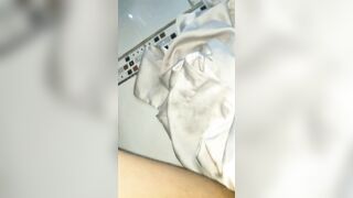 sục cu bằng áo dài và quần lót của em gái lớp 11