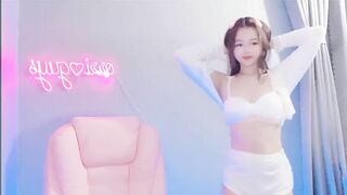 (orri Show) Gái xinh mặc bikini nhảy 2 phut hơn