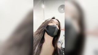 49.25quay lén gái xinh nứng l.ồn thủ dâm trong phòng thay đồ