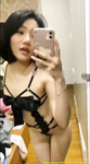 Cosplay quay phim thì dượng phát hiện đè chơi không bao