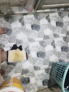 Lấy đồ lót mẹ con dì