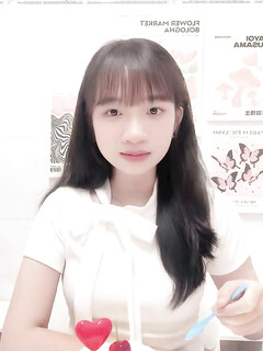 Quần lót áo ngực thơm nóng của bé 2k10