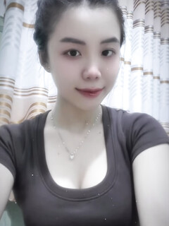Nhờ ae lột đồ bé này dùm tui với ????